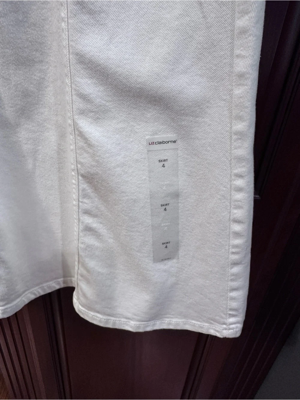 NWOT Liz Claiborne 4/6 white Jean skirt - price firm